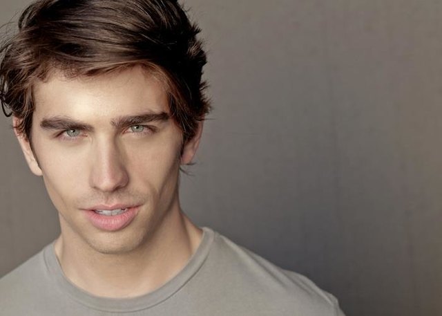 Von wegen "Eisprinz": Swen Temmel peilt eine Schauspiel-Karriere an. | Foto: KK