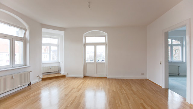 Über alte undichte Fenster geht die meiste Energie verloren. Im Winter verheizen Sie dadurch unnötig Geld.
