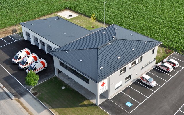 Das Rote Kreuz Attnang-Puchheim hat den Betrieb im neuen Gebäude in Redlham bereits aufgenommen. | Foto: ÖRK/LV OÖ