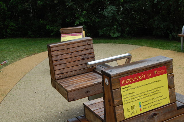 Ein Rudergerät im Gustav-Klimt-Park