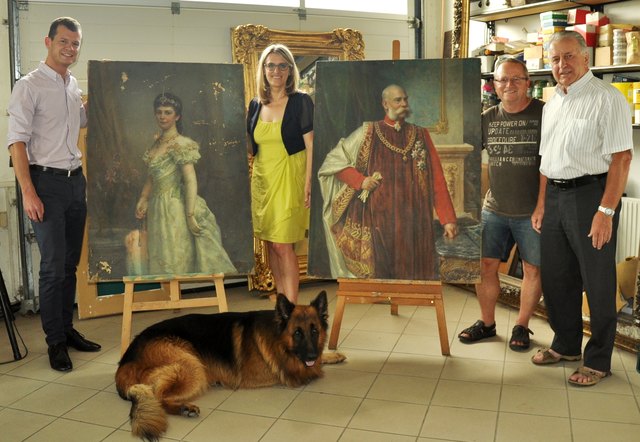 Gemeinderat Andreas Gruber, Nationalrätin Ulrike Königsberger-Ludwig, Johann Pröll und Archivar Josef Plaimer. | Foto: Stadtarchiv