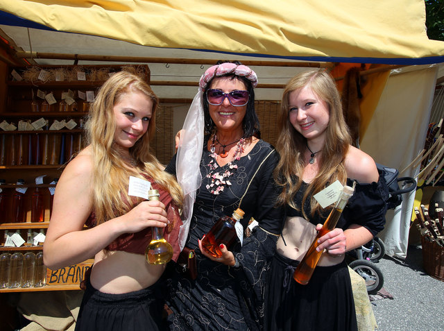 Klara Stegbuchner,Gaby Schmiderer und Victoria Sommerauer