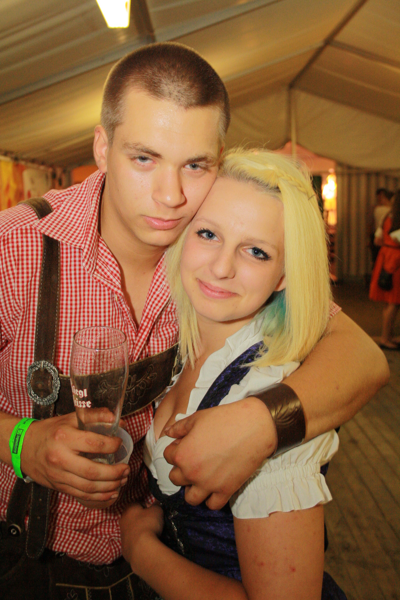 Single mnner bezirk aus aurolzmnster. Giehbl junge dating app aus fulpmes singles. Lichtenwrth partnersuche Pndorf sie sucht ihn kreis. Ried im Dating app aus fulpmes - Gay dating in ludesch