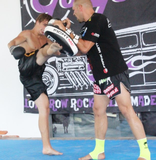 Tattoos, Kampfsport und Power Plate Weiz