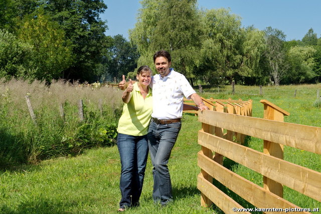 Sportpräsidentin Monika Mairitsch und Bürgermeister Dietmar Rauter sind vom Seerundweg begeistert | Foto: www.kaernten-pictures.at