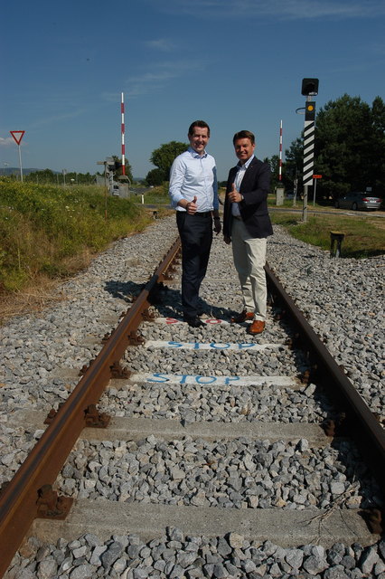 Hoffen auf den Güterverkehr: Bgm. Christian Vlasich und Bgm. Erich Trummer
