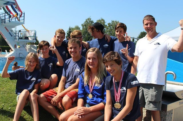 Mannschaft des SVV mit Trainer Robert Schurm