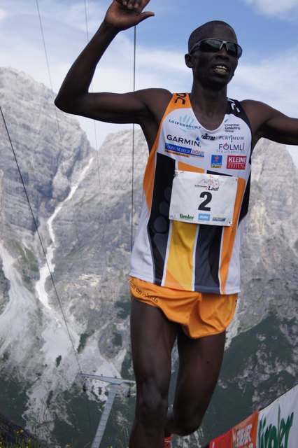 Isaac Kosgei im Ziel.