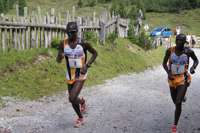 Isaac Kosgei und Geoffrey Ndungu.