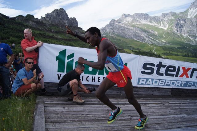 Geschafft: Petro Mamu gewinnt den 25. Schlickeralmlauf.