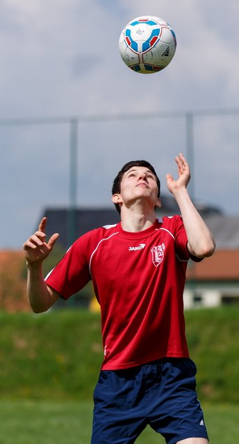 Martin Hofbauer ist mit Beinprothese für den SV Miesenbach im Meisterschaftseinsatz. | Foto: KK