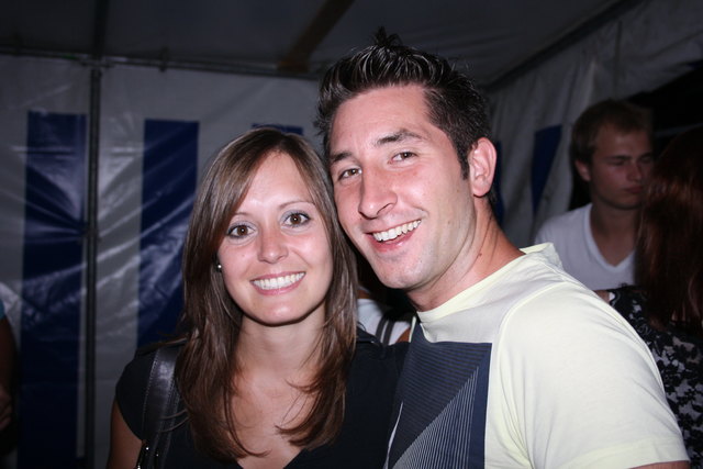 Stefanie und Florian genossen die großartige Stimmung auf dem Zeltfest.