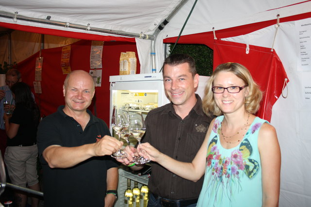 Wolfgang, Christof und Michaela ließen sich die besonderen Weinsorten nicht entgehen.