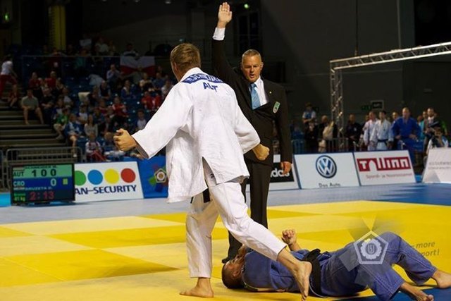 Max Schneider besiegt in Tallinn (EST) im Kampf um EM Bronze den Kroaten Druzeta. Bei der WM in Miami treffen die beiden möglicherweise am Samstag aufeinander | Foto: eju