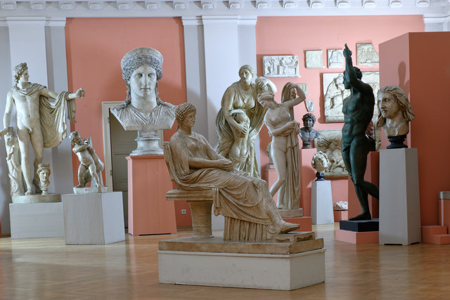 Götter im Archäologischen Universitätsmuseum(Foto: © Veronika Sossau)