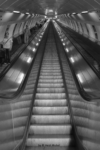 Rolltreppe in Prag.Metro.(nicht bearbeitet)