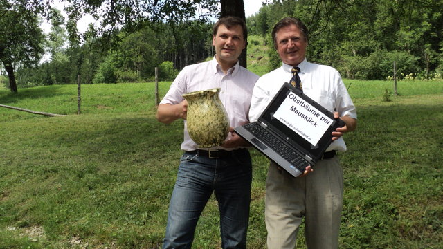 Andreas Pum und Karl G. Becker hoffen auf viele Bestellungen. | Foto: Regionalverband