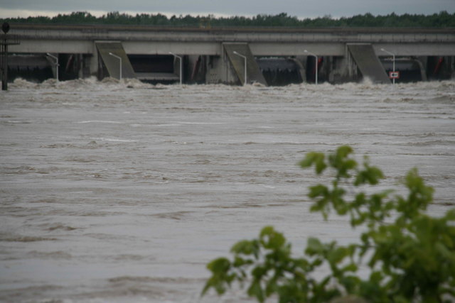 Das Kraftwerk in Greifenstein bei Hochwasser – ein Bild vom Juni 2013.