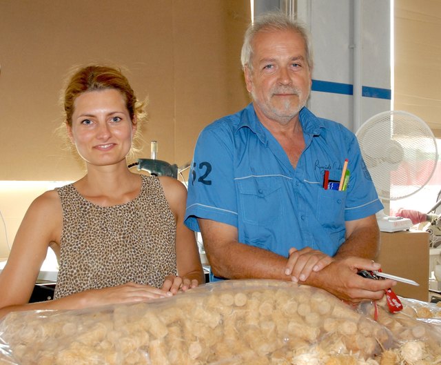 Sozialpädagogin Claudia Wimmer und Kundenbetreuer Peter Hemetsberger in der Vöcklabrucker „Triga“-Werkstätte.