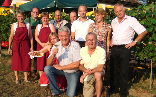 Das Team rund um Bgm. Johann Feichter sorgte für das leibliche Wohl der Gäste.