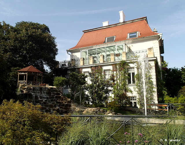 Jugendstilvilla aus den Jahren 1906/1907, errichtet von Stadtbaumeister Spiel unter Bürgermeister Dr. Karl Lueger und Stadtgärtner Wenzel Hybler.