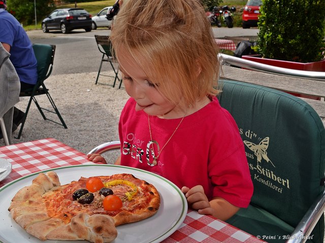 ...so ne nette Pizza habe ich ja noch nie bekommen...