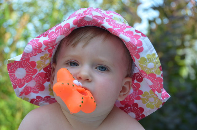 Unsere Tochter Anna Sophie hat beim Plantschen im Garten einen Seestern erlegt :-)