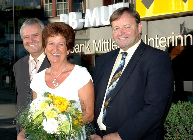 Helmuth Einkemmer, Eva Leitner und Prok. Johann Hausberger feiern 40 Jahre Dienstzugehörigkeit.