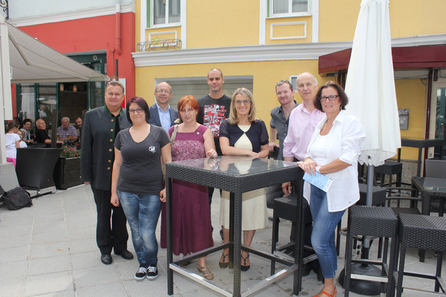 Das Organisationsteam Mit Vertretern des Kulturamts und der Innenstadt-Gastronomen.