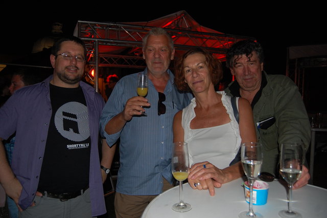 Franz Brenner, Michael und Ulrike Katz und Peter Patzak warten auf die Eröffnung