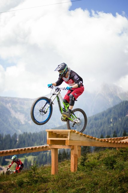 Wer suchet, der findet: Wer auf der Suche ist nach einem ordentlichen Adrenalinkick, für den wird die Durststrecke bei der Waldbahn Serfaus-Fiss-Ladis enden.