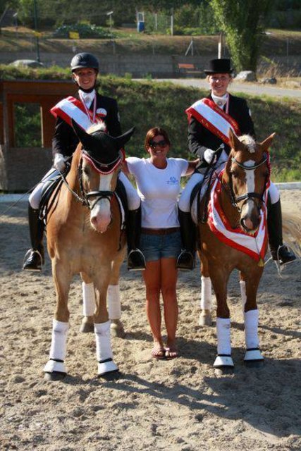 Julia und Tanja mit Trainerin Sarah