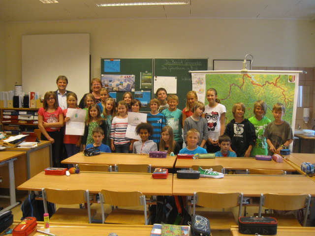 Die Schülerinnen und Schüler der 4.a Klasse der Volksschule St. Agatha.
