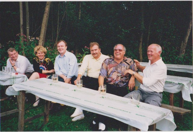 Lustig war es immer:
Holzer Franz, Frau und Herr
Hinteregger, Duller
Ferdinand, Streit Robert
(ehem. Kassier) und Gugl
Herbert