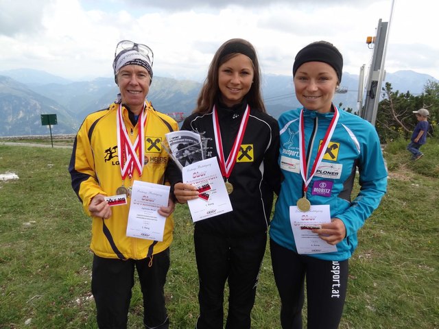 Margit Egelseder, Christina und Barbara Mandlbauer (v.li.).