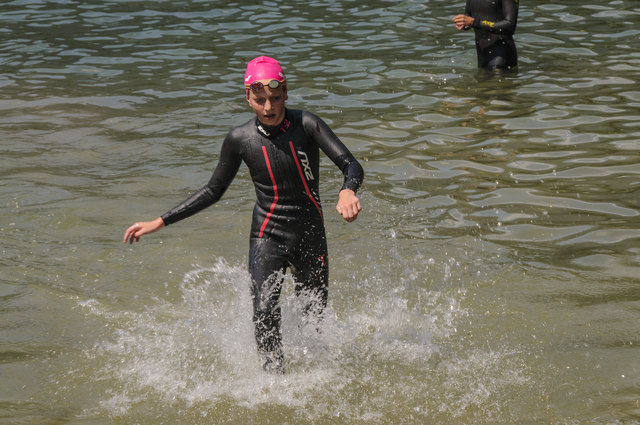 Die 13-jährige Siegerin des 2,3 km Bewerbes auf den letzten Metern vor dem Ziel.