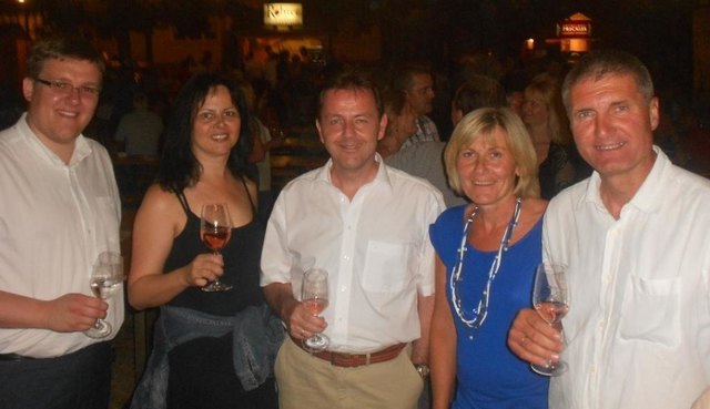 ÖVP Bezirksgeschäftsführer Ing. Erwin Giefing, Tourismus-Chefin Evi Stifter, Bundesminister DI Niki Berlakovich, Silvia Toth und Vbgm. Günther Toth