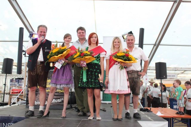 Siegerehrung: Helene Schauer, Reinhold Schachinger, Nadine Gaderbauer und Marlene Siegesleitner.