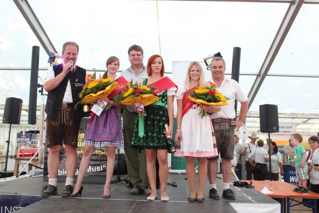 Siegerehrung: Helene Schauer, Reinhold Schachinger, Nadine Gaderbauer und Marlene Siegesleitner. | Foto: privat