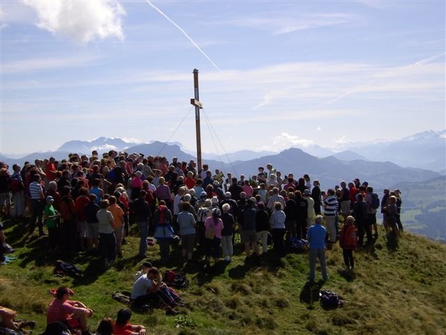 An diesem Sonntag werden 40 Jahre Wanderbergkreuz der FF Rettenschöss gefeiert.
