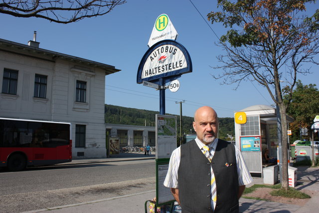 Gottfried Böck ärgert sich im Namen seiner Fahrgäste. Er wurde 2011 zum beliebtesten Postbuslenker des Jahres gewählt.