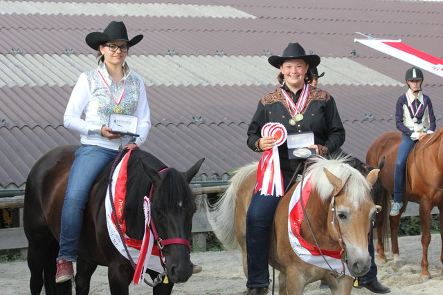 Lisa Hiebl verteidigte den Pleasure Titel erfolgreich und Bianca Hormeß gewann ihr erstes Meisterschafts-Buckle.