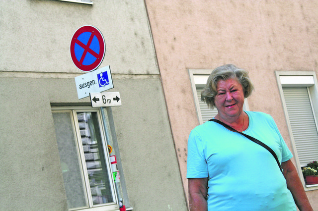 Bitte um Prüfung: Anrainerin Ulrike Moosbauer beobachtete, dass der Behindertenparkplatz nicht mehr benutzt wird.