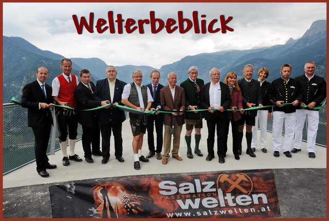 v.l. Vorstandsvorsitzender Mag. Stefan Maix, Bezirkshauptmann Ing. Mag. Alois Lanz, Pfarrer Iven Benck, Pfarrer Richard Czurylo, LA. Anton Hüttmayr, Finanzvorstand Thomas Seidl, Konstrukteur DI Erhard Kargel, Eigentümer Dr. Hannes Androsch, LH-Stvtr. Josef Ackerl, Regis GF Rosi Wimmer, Bgm. Alexander Scheutz, Marketing Helga Pucher, Salzwelten GF Kurt Thomanek, Salzwelten STL Kurt Reiter - Foto©Franz Frühauf