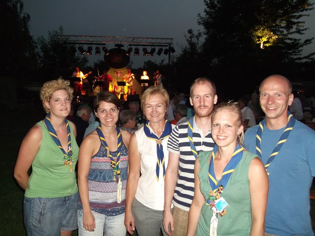 Kathi Wurzinger, Elisabeth Eder, Gertrude Harrer, Stefan Thenmayer, Anita Wabra und Werner Überall von den Laaer Pfadfindern freuten sich über viele Besucher.