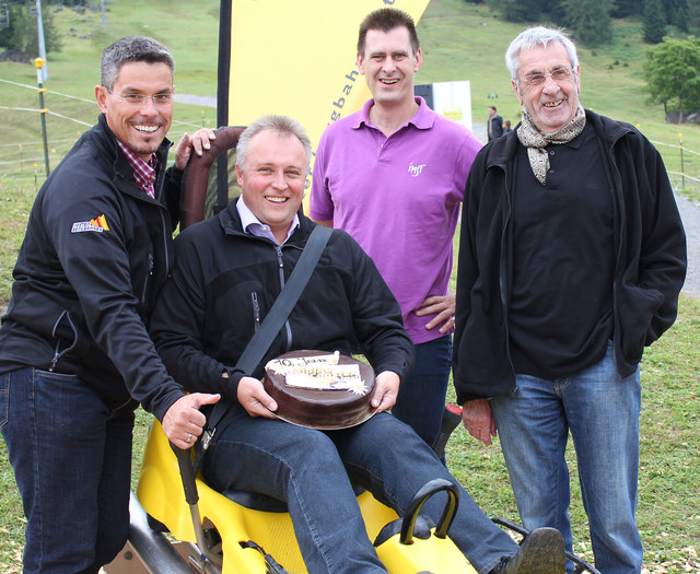 Freuen sich über ein erfolgreiches, erstes Jahrzehnt Alpine Coaster Imst: Bernhard Schöpf, Geschäftsführer der Imster Bergbahnen, LA Stefan Weirather, Bürgermeister der Stadtgemeinde Imst, Paul Auderer, Obmann von Imst Tourismus sowie Josef Neururer, Obmann der Agrargemeinschaft Imst-Unterstadt (v.l.).