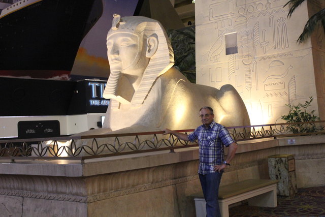 Caesars Palace: Unser Bezirksvorsteher vor dem bekannten Casino in Las Vages.