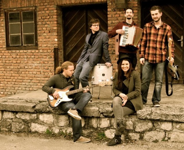 Die Schwazer Band MONOlisa rockt die Bühne des Yunit in Schwaz.