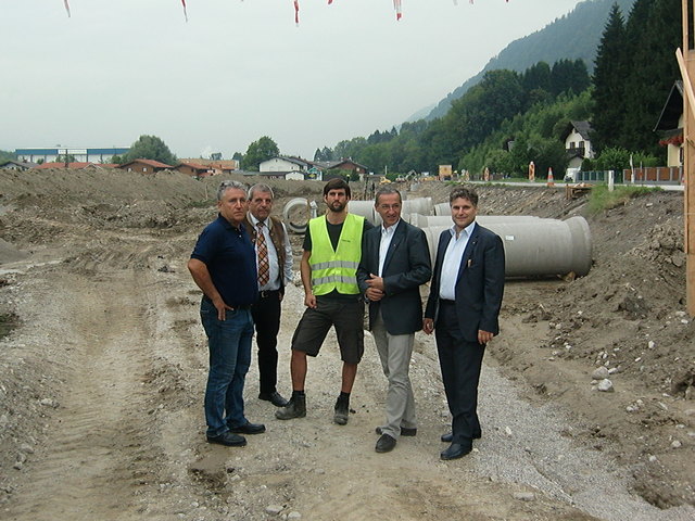 Oppeneigner (Land Salzburg), Schweitl (Wirtschaftshof), Mitterlehner (Teerag-Asdag), Anzengruber und Angerer.