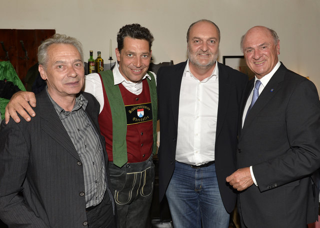 Felix Mitterer, Gregor Bloéb, Gottfried Schwaiger und Erwin Pröll freuen sich über den Erfolg.